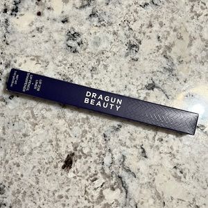 Dragon beauty lip liner & sharpener
